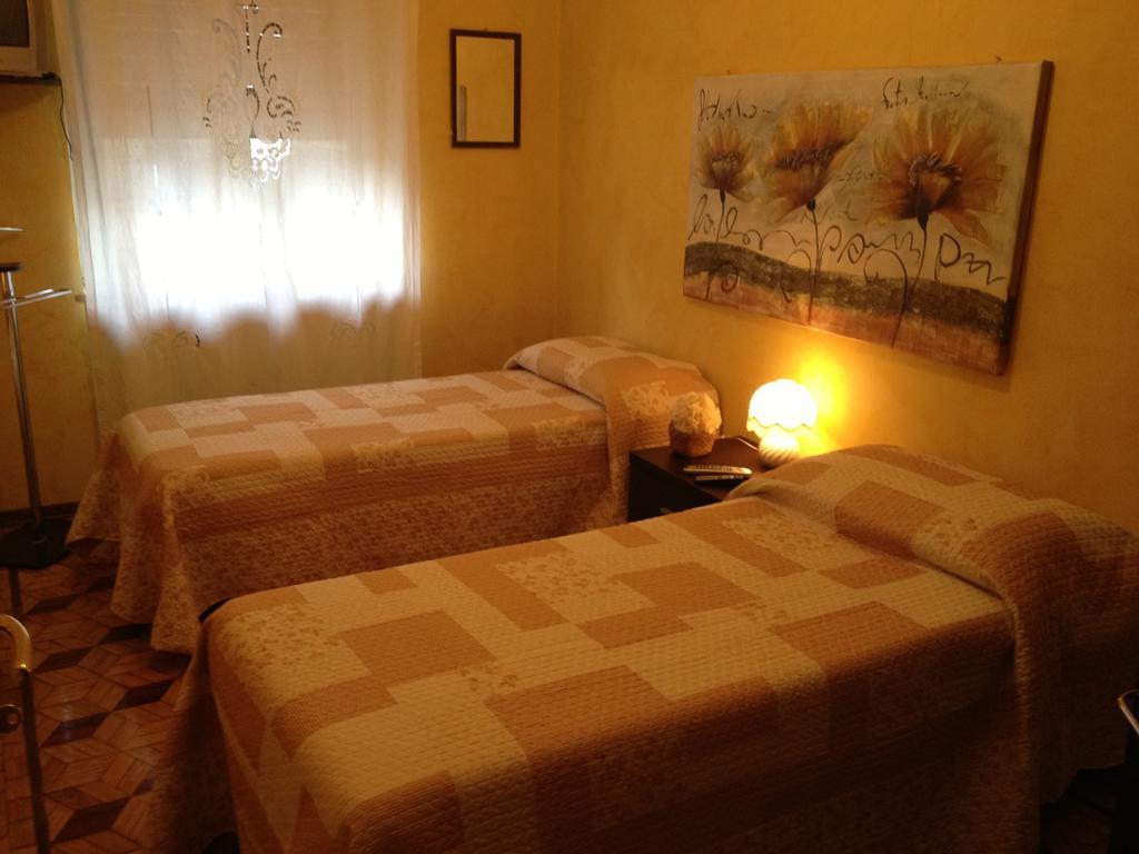 Appartamenti Del Corso Cuneo Szoba fotó